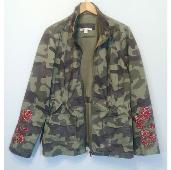 Mi ami Jackets & Blazers - Mi ami Camo Embroidered Jacket Size M
